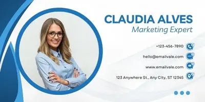 Blue and White Modern Corporate Marketing Expert Email Signature